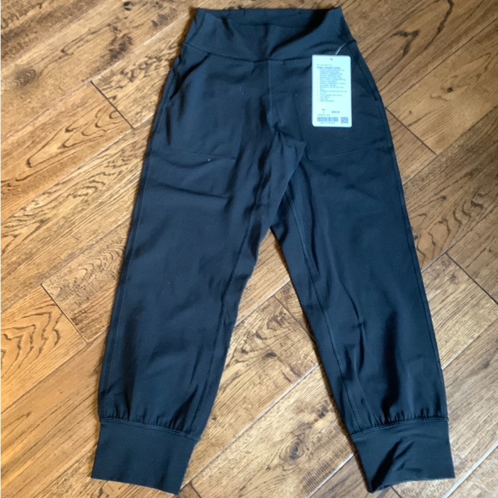Lulu Lemon A line Jogger Crop Leggings